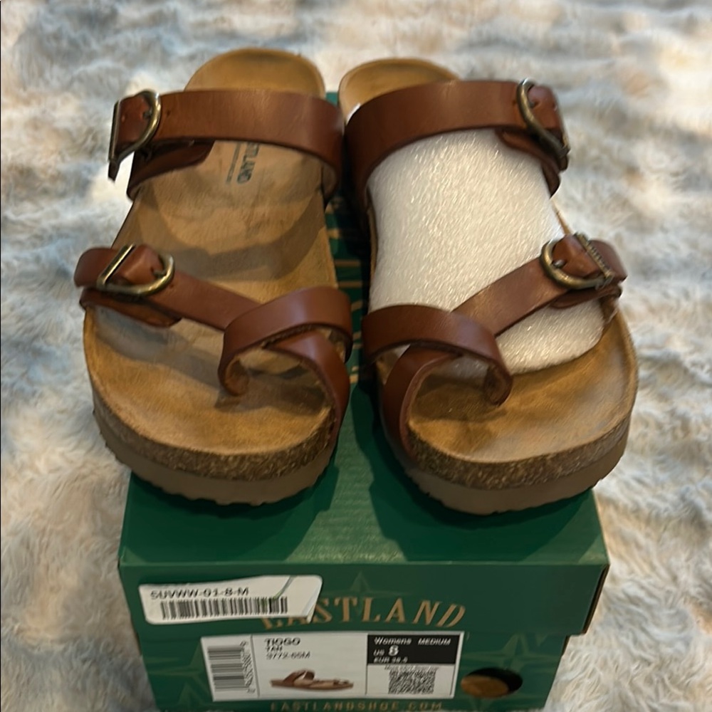 NIB Eastland Tiogo Leather Sandals